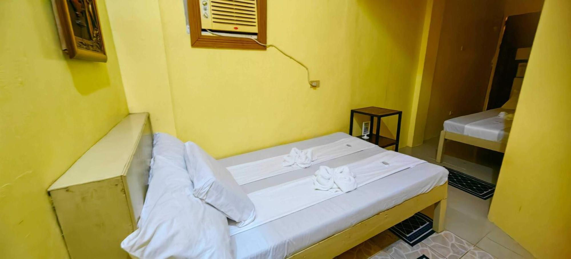 Las Residencias Bed And Breakfast Puerto Princesa Екстериор снимка