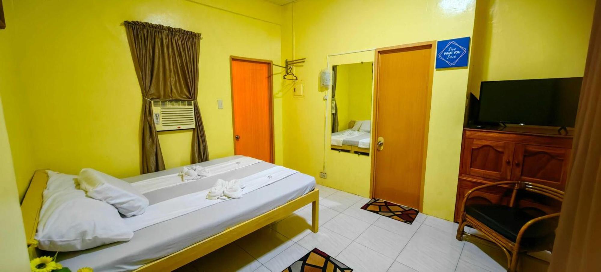 Las Residencias Bed And Breakfast Puerto Princesa Екстериор снимка