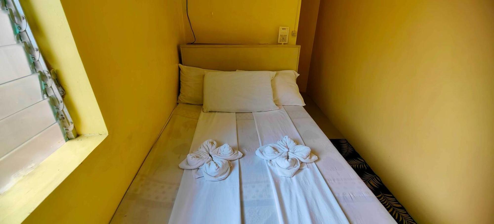 Las Residencias Bed And Breakfast Puerto Princesa Екстериор снимка