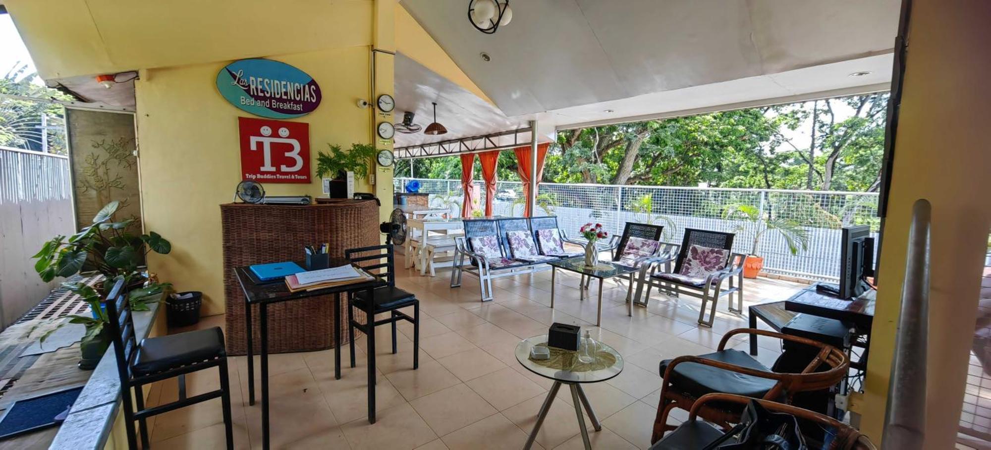 Las Residencias Bed And Breakfast Puerto Princesa Екстериор снимка