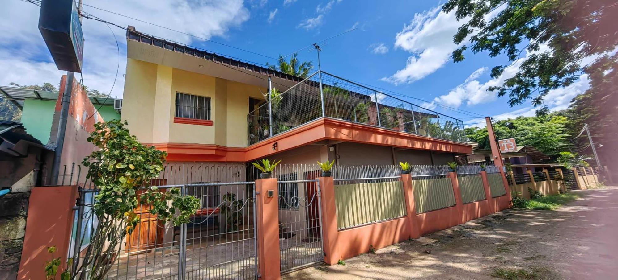 Las Residencias Bed And Breakfast Puerto Princesa Екстериор снимка