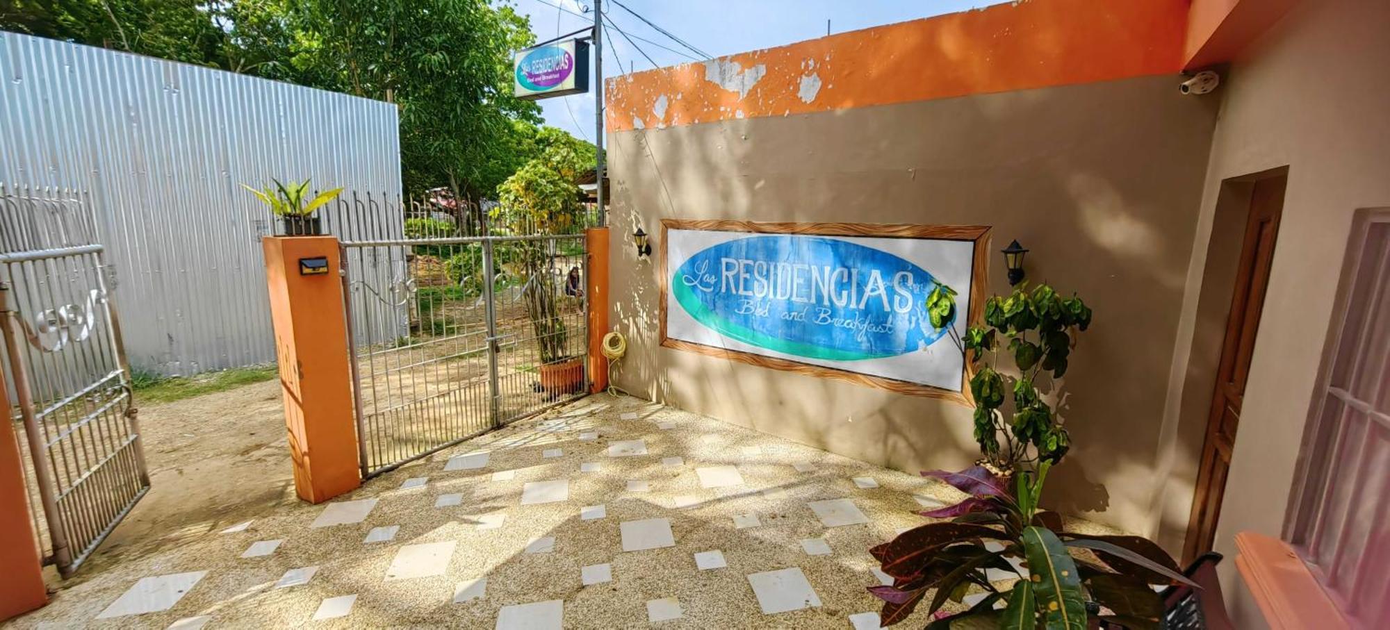Las Residencias Bed And Breakfast Puerto Princesa Екстериор снимка