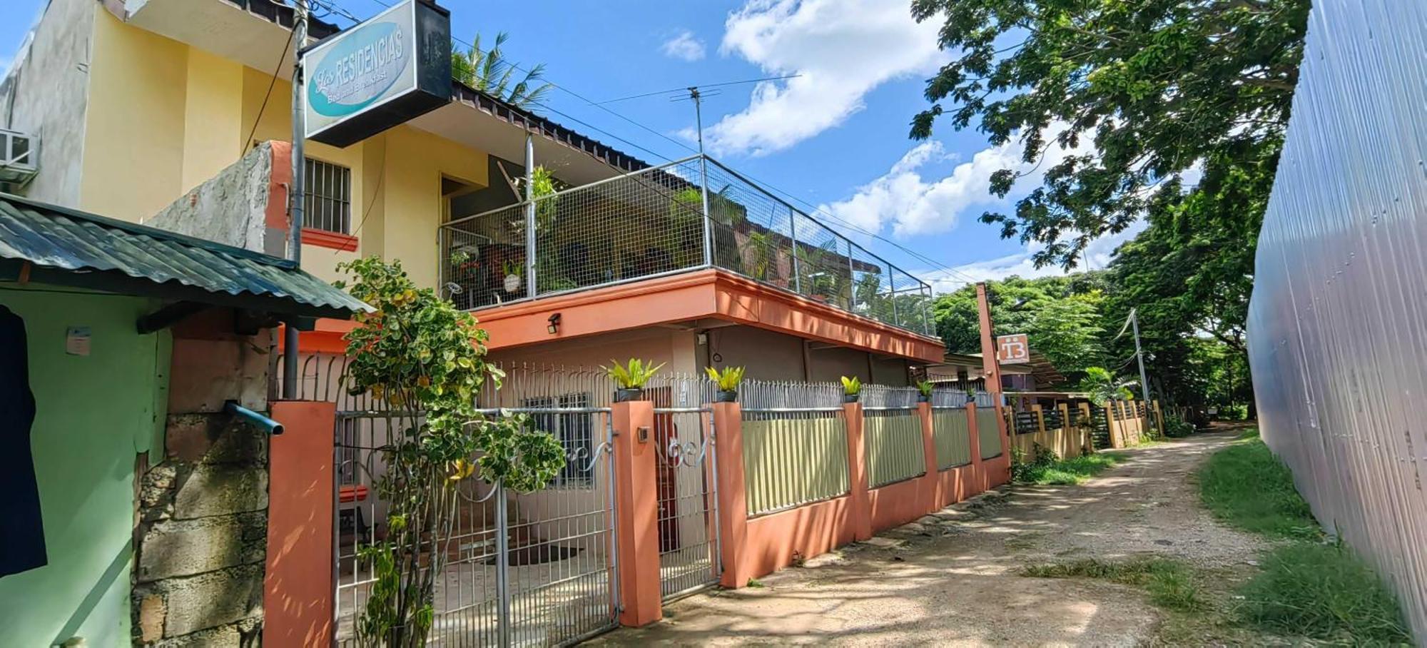 Las Residencias Bed And Breakfast Puerto Princesa Екстериор снимка
