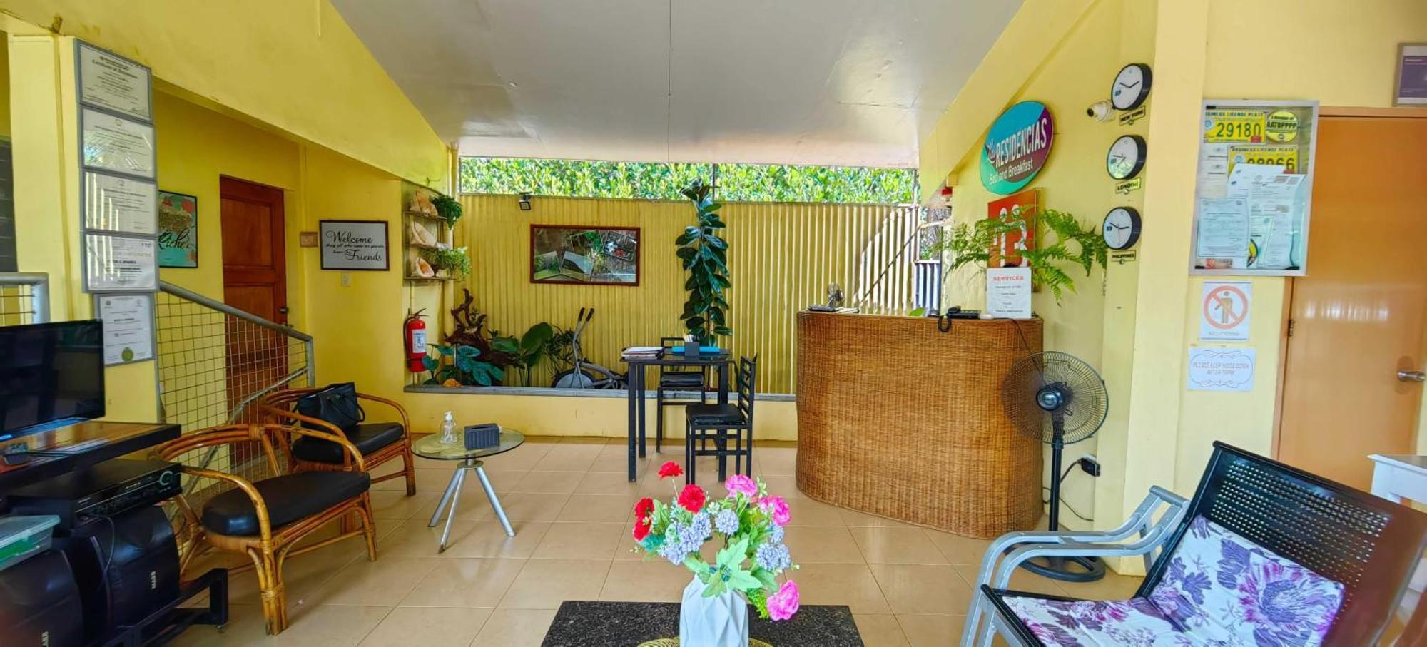 Las Residencias Bed And Breakfast Puerto Princesa Екстериор снимка