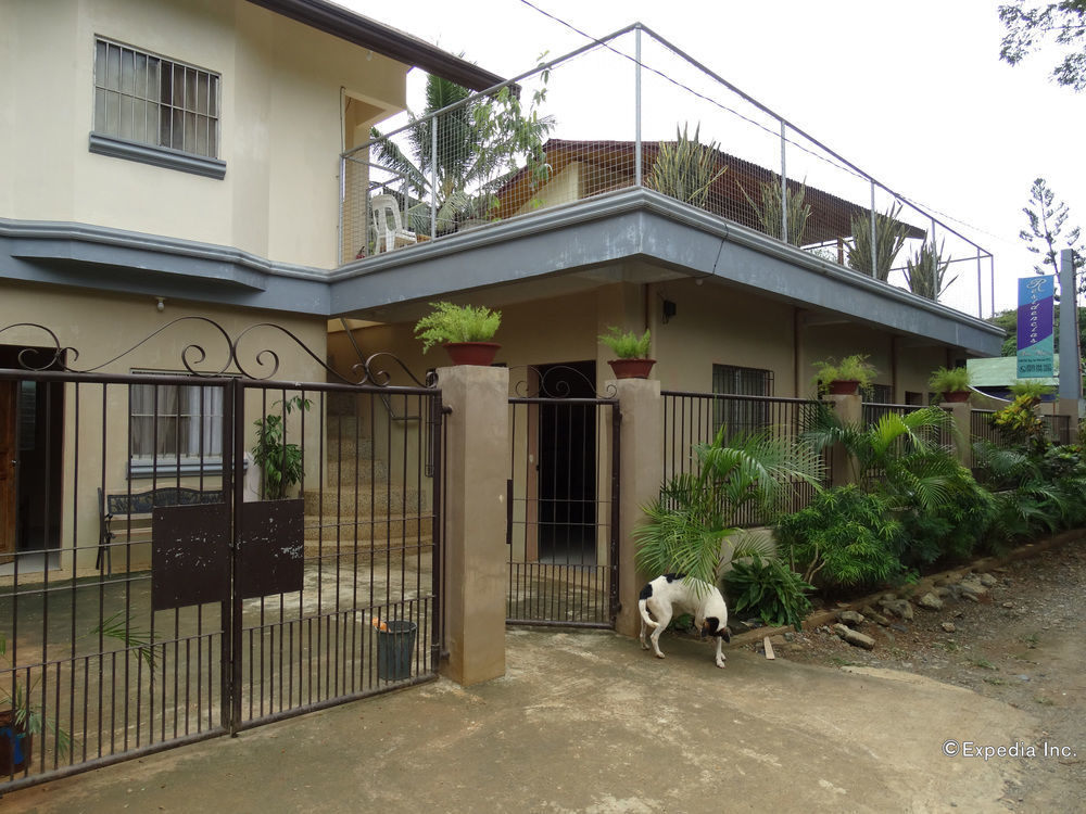 Las Residencias Bed And Breakfast Puerto Princesa Екстериор снимка