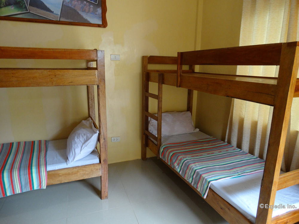 Las Residencias Bed And Breakfast Puerto Princesa Екстериор снимка