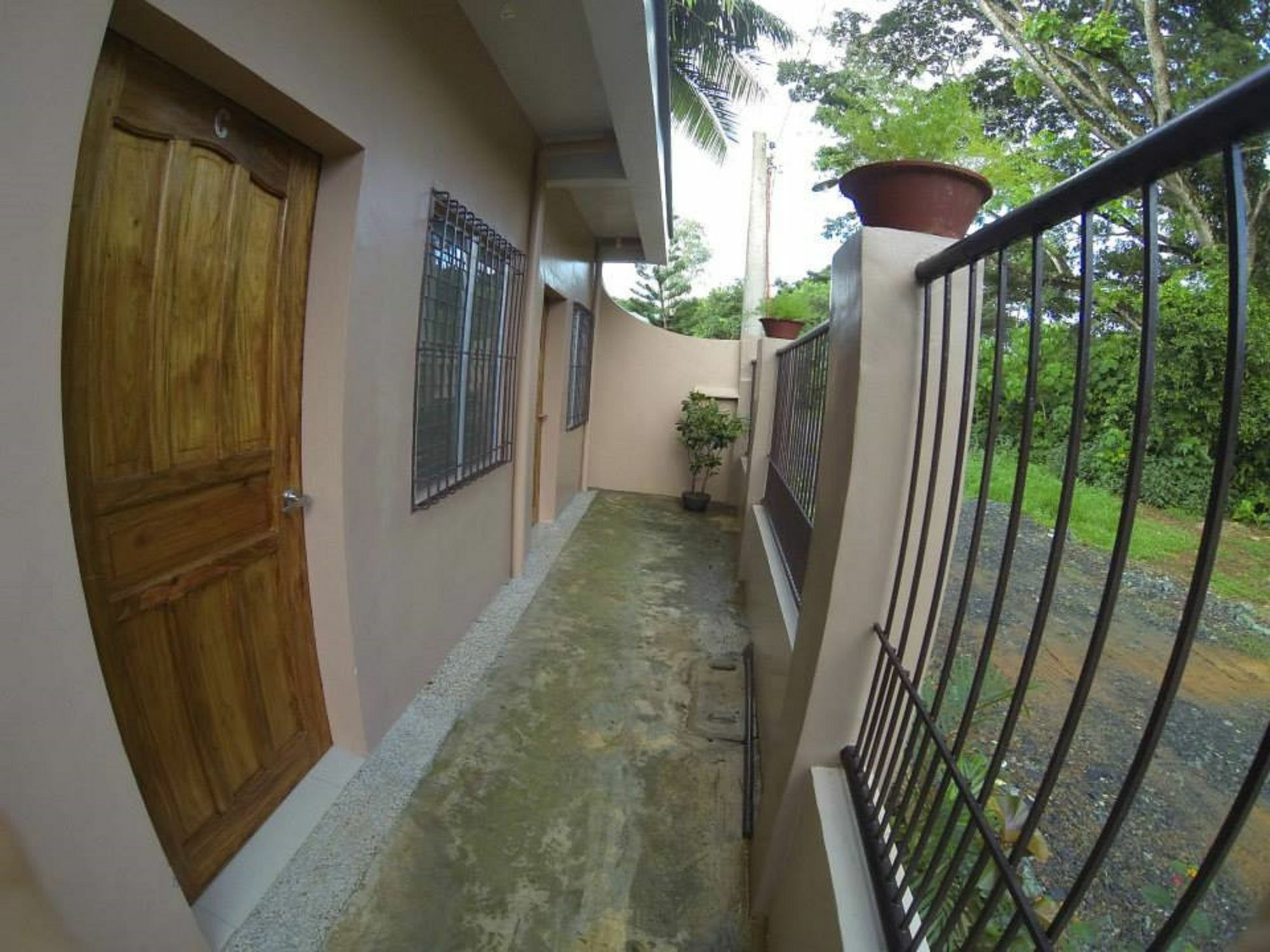 Las Residencias Bed And Breakfast Puerto Princesa Екстериор снимка